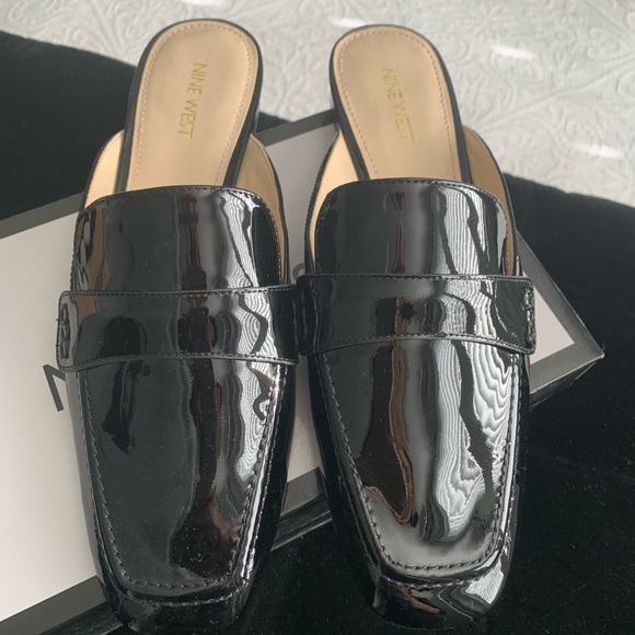 Nine West Women’s Black Patent Slip on - Picture 2 of 6